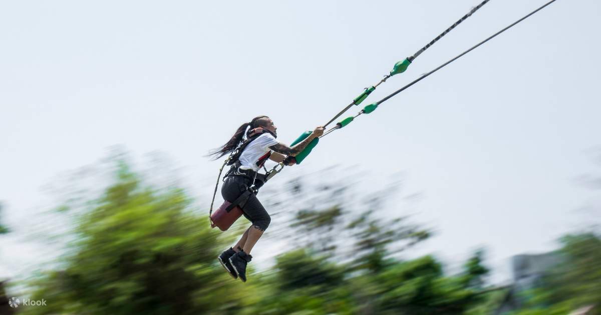 Human slingshot bungee ride deals